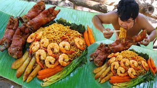 Cooking Pig Feet Noodle Recipe Eating So Yummy  Fried Noodle Shrimp with Pork Feet ampC Vegetable [upl. by Maples]